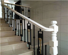 健步楼梯：玻璃楼梯扶手安装施工工艺介绍 玻璃扶手安装技巧